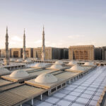Sliding Domes voor Al-Masjid al Nabawi (de Moskee van de Profeet) in Medina, ontworpen in 1992 door Dr Mahmoud Bodo Rasch. Foto SL Rasch GmbH (2)
