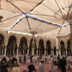 Uitvouwbare parasols voor het binnenplein van Al-Masjid al Nabawi in Medina, ontworpen in 1992 door Dr Mahmoud Bodo Rasch. Foto SL Rasch GmbH (2)