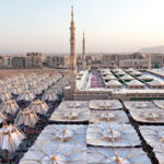 Uitvouwbare parasols voor het buitenplein van Al-Masjid al Nabawi (de Moskee van de Profeet) in Medina, ontworpen in 2011 door Dr Mahmoud Bodo Rasch. Foto SL Rasch (3)